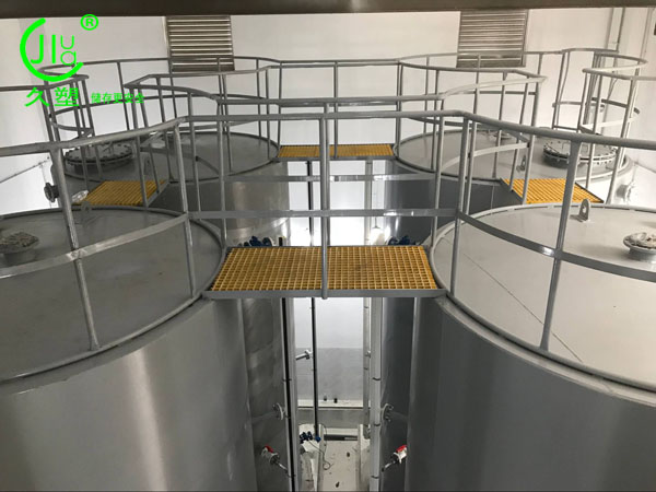 水務(wù)行業(yè)—第一批6臺(tái)26m3次氯酸鈉儲(chǔ)罐(鋼襯PE)順利交付